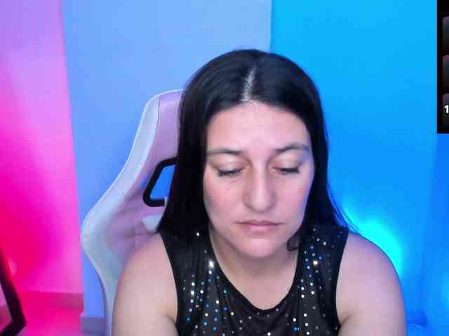 Saskyaajohnson webcam