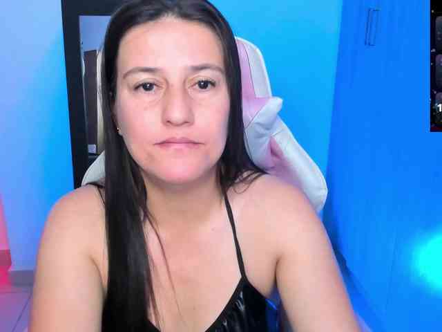 Saskyaajohnson webcam