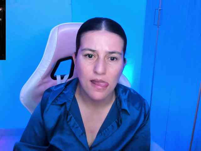 Saskyaajohnson webcam