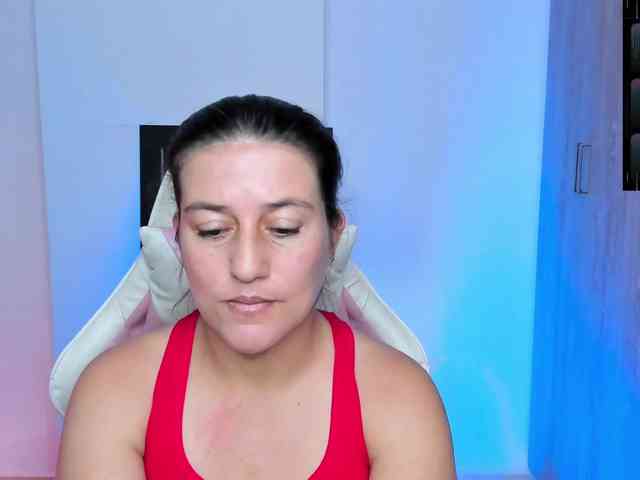 Saskyaajohnson webcam