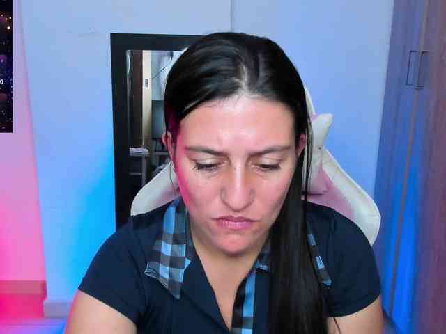 Saskyaajohnson webcam