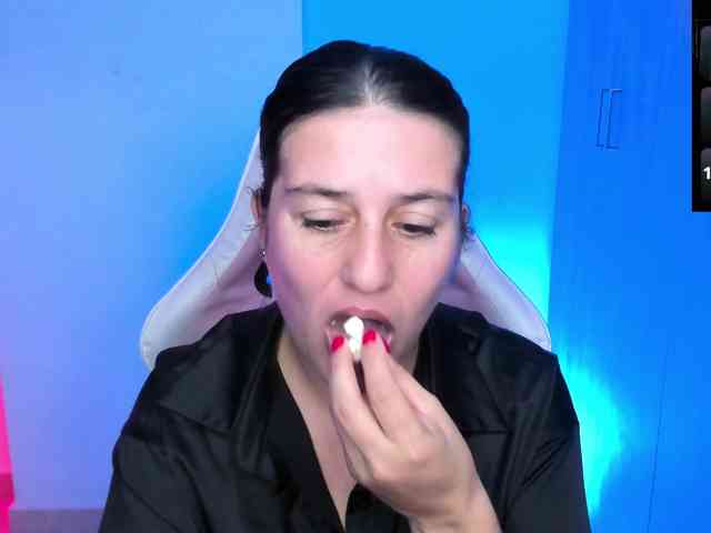 Saskyaajohnson webcam