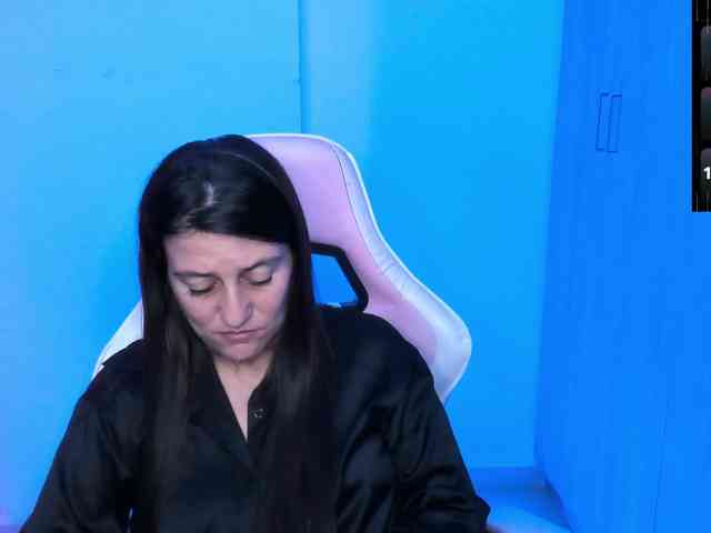 Saskyaajohnson Live Webcam on BongaCams