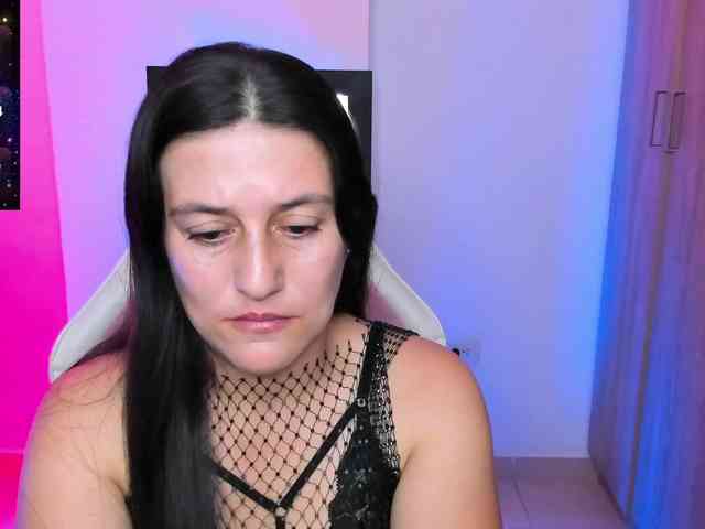Saskyaajohnson webcam