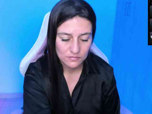 Saskyaajohnson webcam