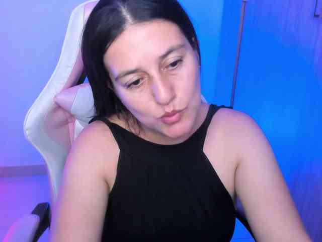 Saskyaajohnson webcam