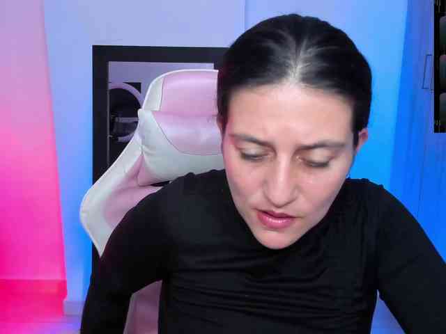 Saskyaajohnson webcam