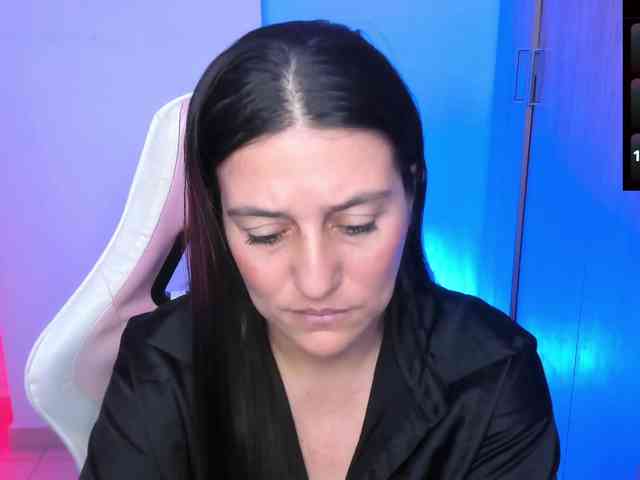 Saskyaajohnson Live Webcam on BongaCams