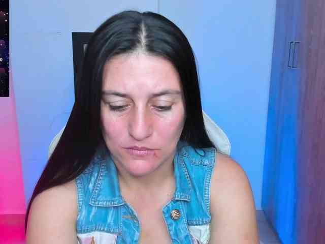 Saskyaajohnson webcam