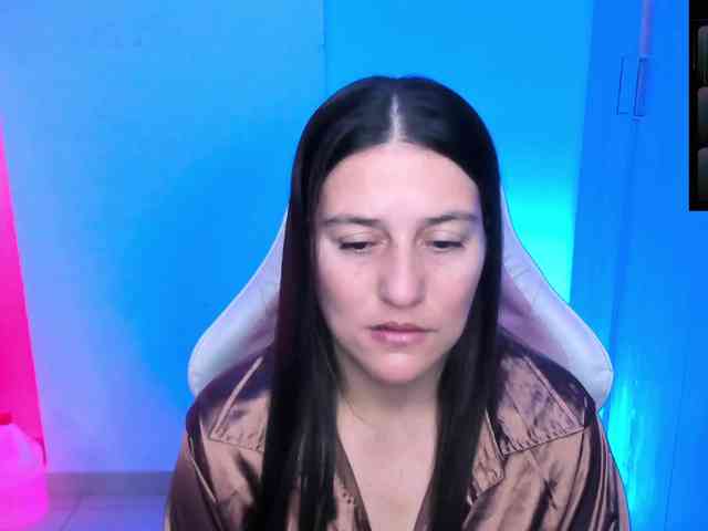 Saskyaajohnson Live Webcam on BongaCams