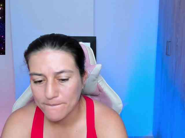 Saskyaajohnson webcam