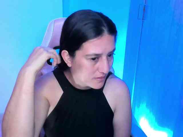 Saskyaajohnson webcam