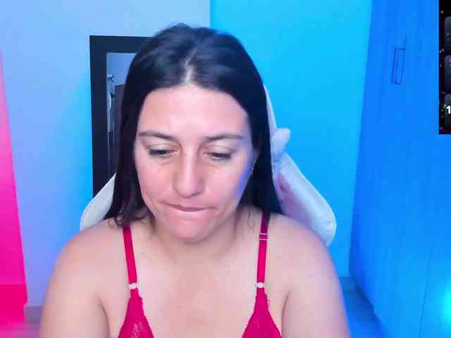 Saskyaajohnson webcam