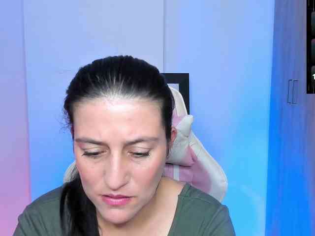 Saskyaajohnson webcam