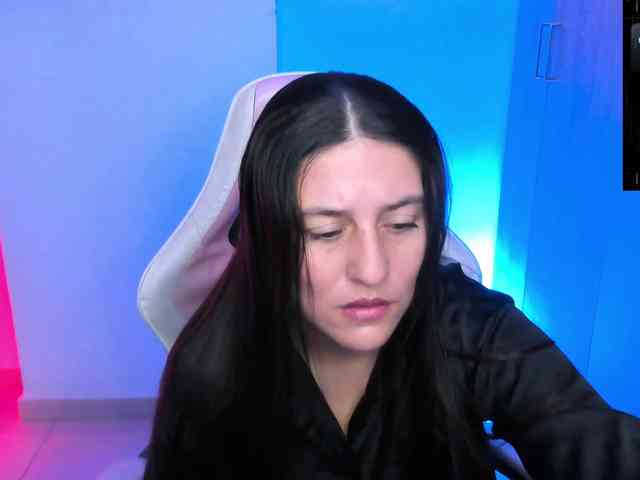 Saskyaajohnson webcam