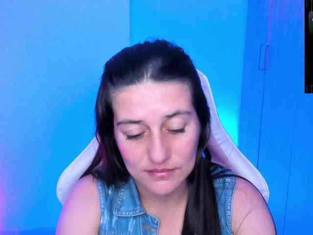 Saskyaajohnson webcam