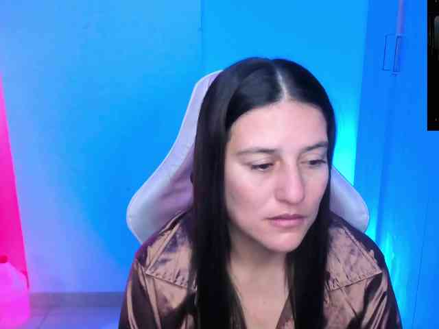 Saskyaajohnson webcam