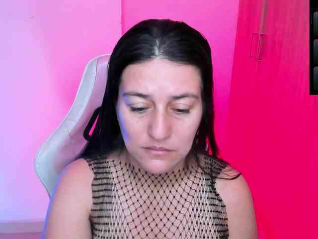 Saskyaajohnson webcam