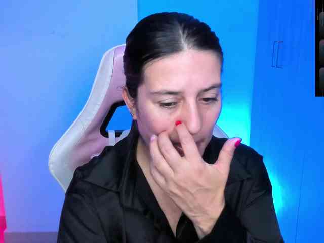 Saskyaajohnson webcam