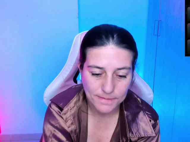 Saskyaajohnson webcam