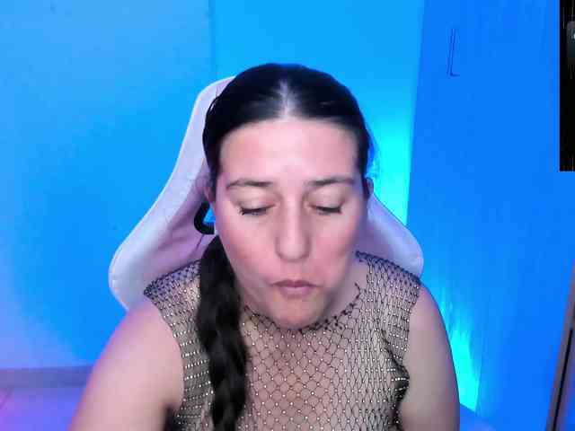 Saskyaajohnson webcam