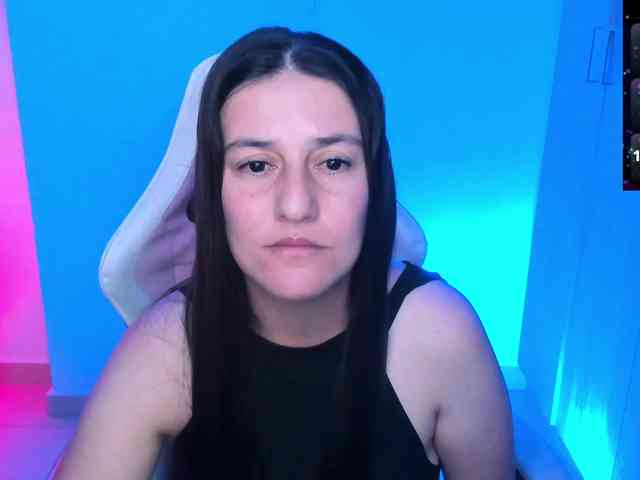 Saskyaajohnson webcam