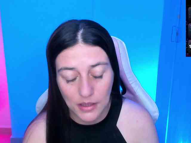 Saskyaajohnson webcam