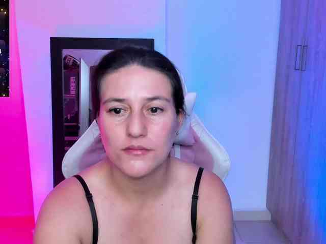 Saskyaajohnson webcam