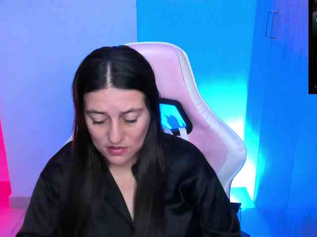 Saskyaajohnson webcam