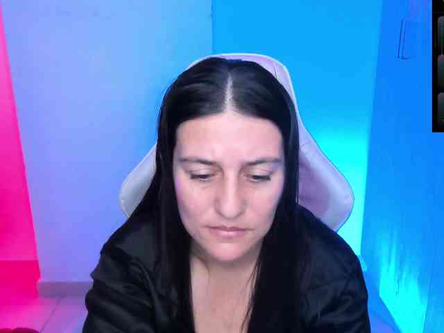 Saskyaajohnson webcam