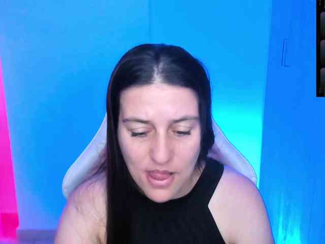 Saskyaajohnson webcam