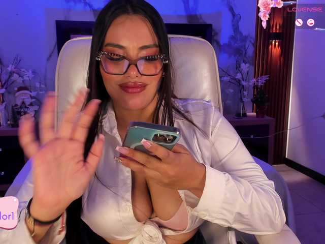 jeen-taylor1's BongaCams show and profile