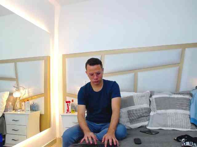 ChrisBarker Live Webcam on BongaCams