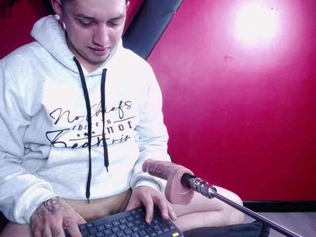 JacksonnScarlett's BongaCams show and profile