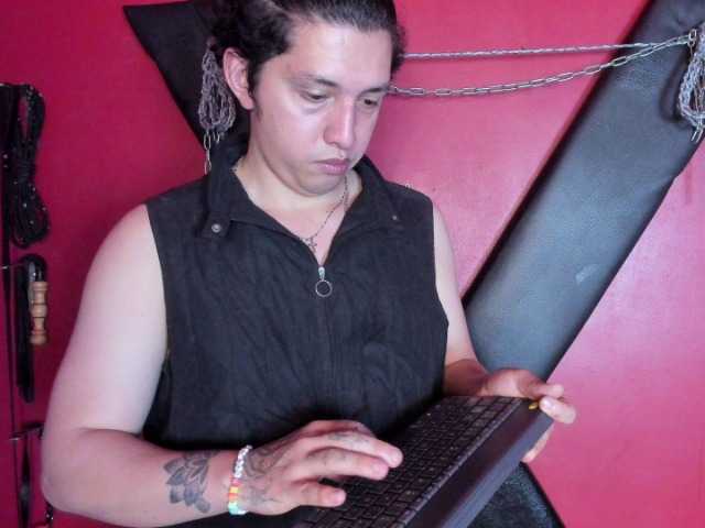 JacksonnScarlett's BongaCams show and profile