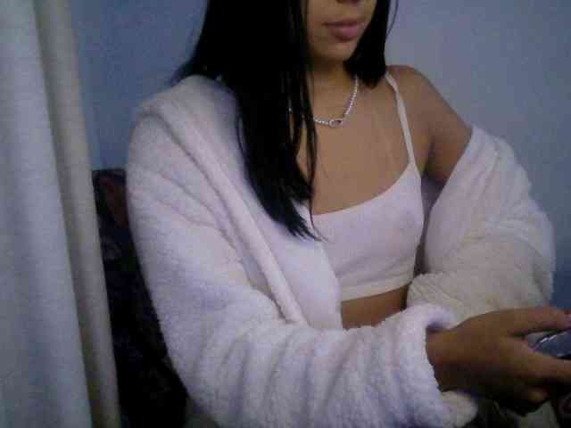 Isabella048 Live Webcam on BongaCams