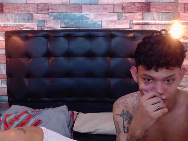 EmmaAndAlex webcam