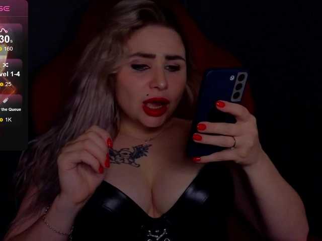 секс на веб с YourFunnyBlondiee