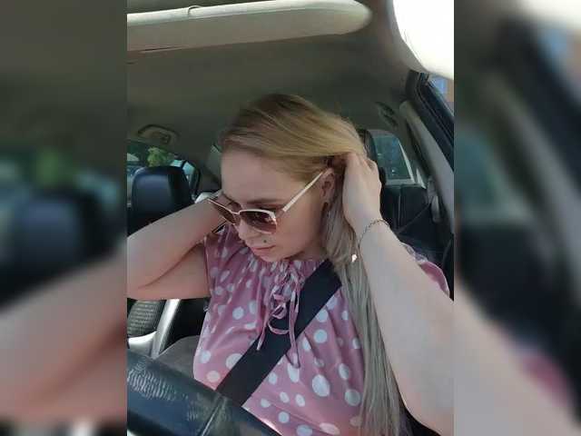 YourFunnyBlondiee webcam