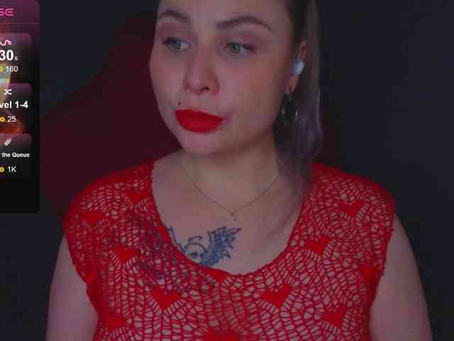 YourFunnyBlondiee webcam