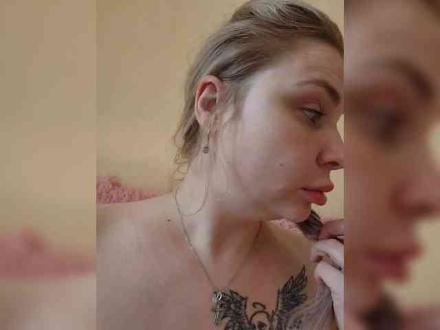 live porno webcam YourFunnyBlondiee