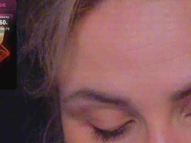 YourFunnyBlondiee webcam