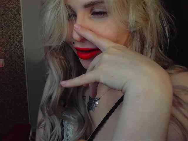 xxx live cam YourFunnyBlondiee