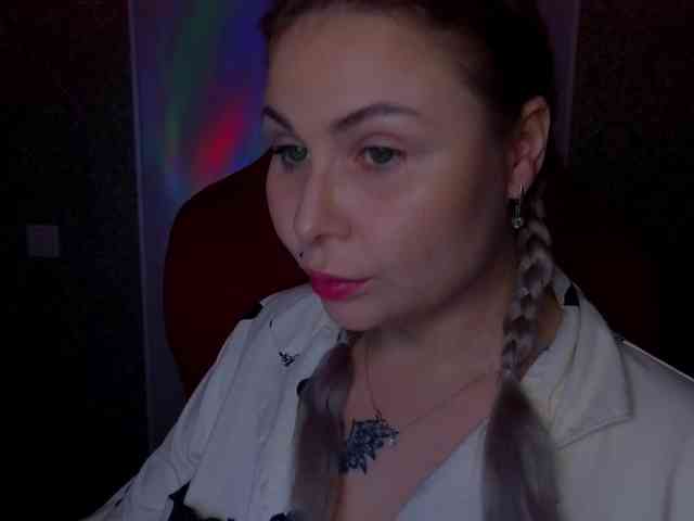 YourFunnyBlondiee webcam