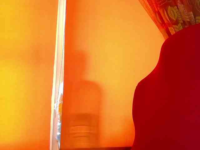 YourFunnyBlondiee webcam