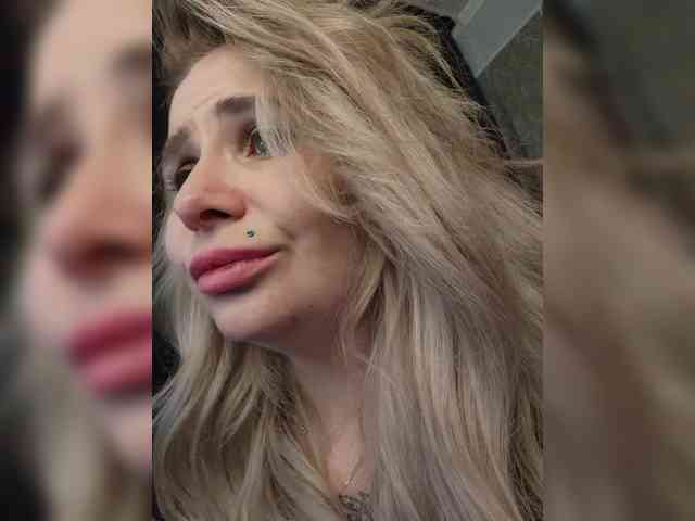 live voyeur web cam YourFunnyBlondiee