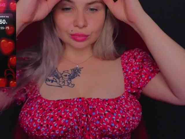 YourFunnyBlondiee webcam