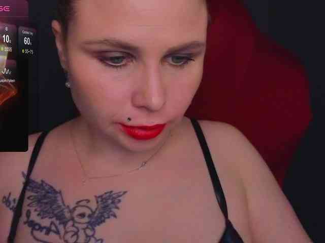 YourFunnyBlondiee webcam