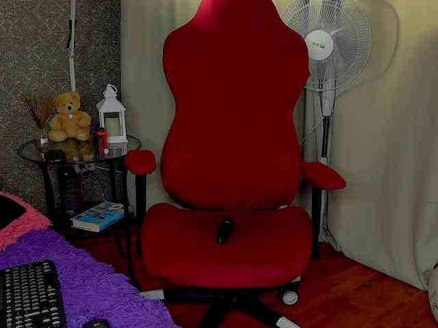 YourFunnyBlondiee webcam