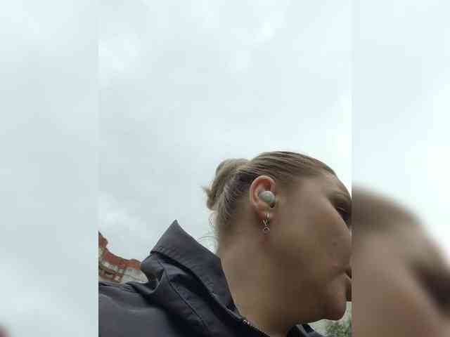live cam feed YourFunnyBlondiee